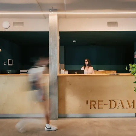 're-dama Hostel *